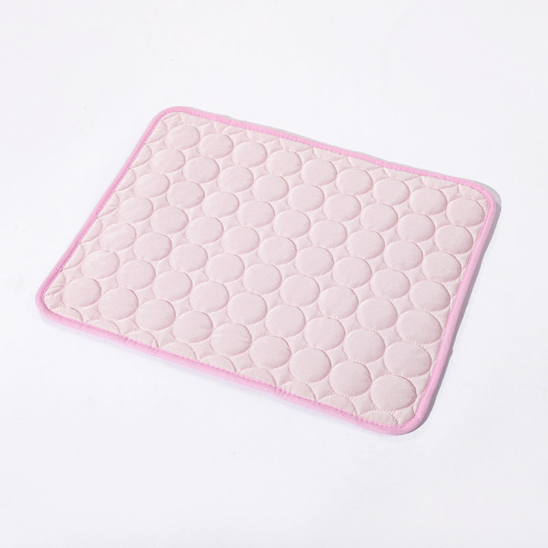 Suzu Pad — pet resting on cooling mat